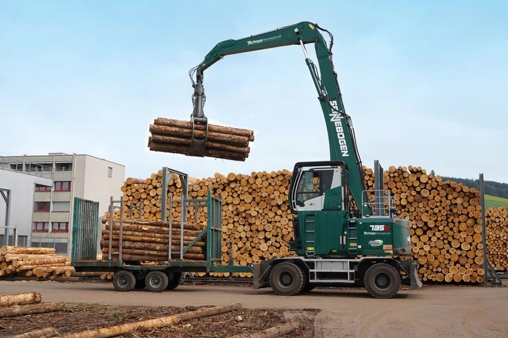 Sennebogen equipment at a plant